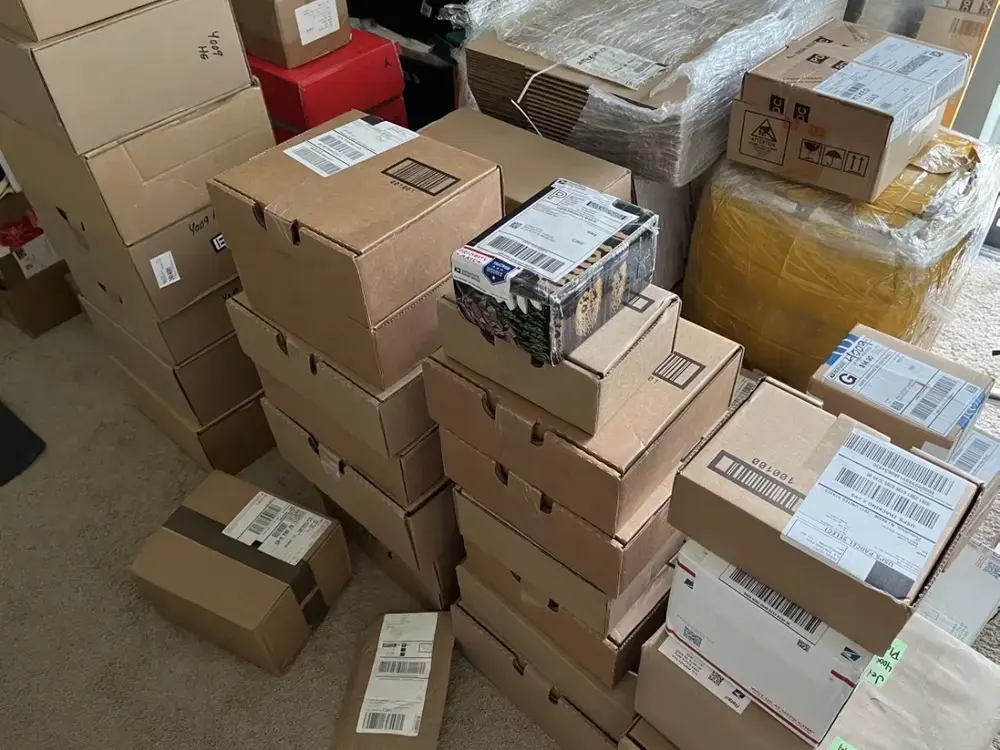 Package pickup and local errand coordination in China with parcels and delivery labels